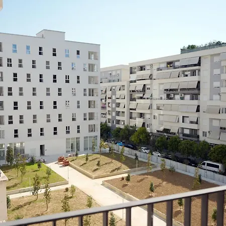 Laica * Tirana